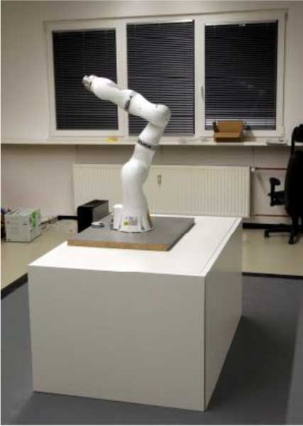 Image Cooperative Robotic Manufacturing Station